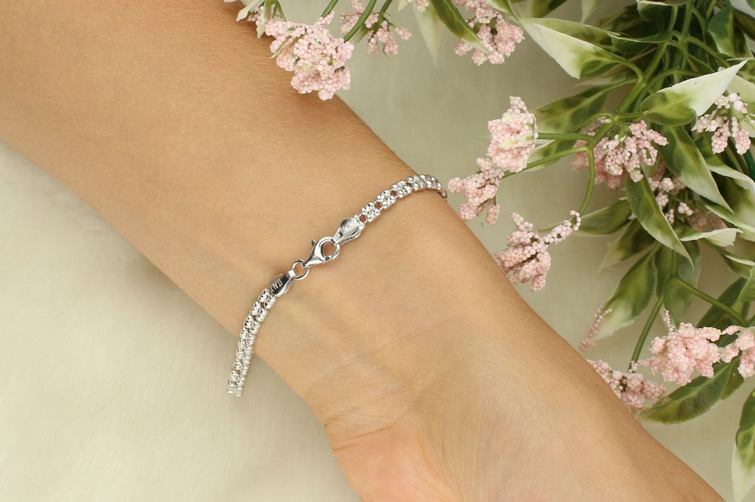 Srebrna damska bransoletka 925 z połyskującymi ogniwami – Elegancja w detalach ✨.jpg